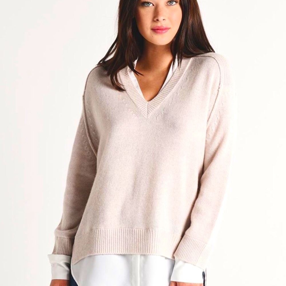 BROCHU WALKER Pink V-Neck Pullover Sweater